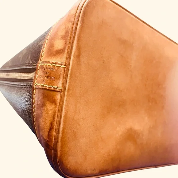 Louis Vuitton Alma PM Monogram Canvas | Vintage Luxury - Picture 15 of 16